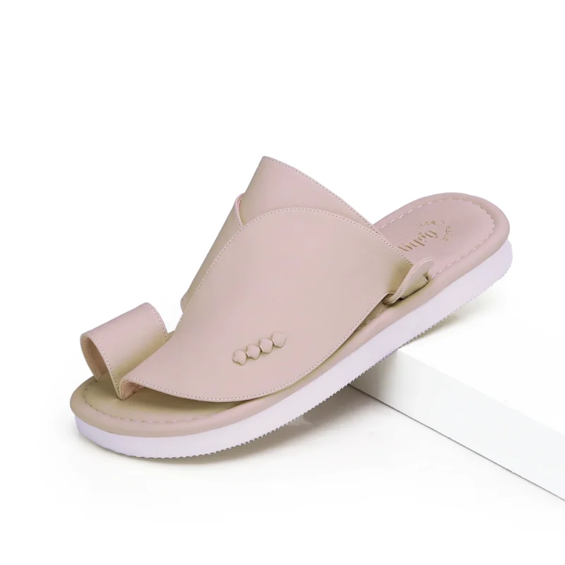 حذاء شرقي سادة بيج s-102