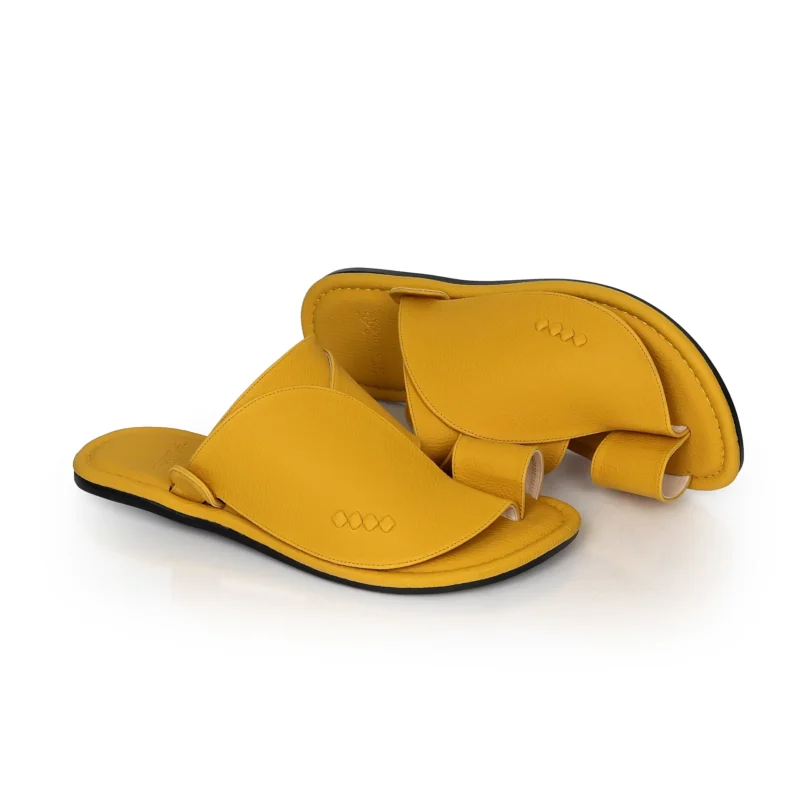 حذاء شرقي كلاسيكي اصفر S-171